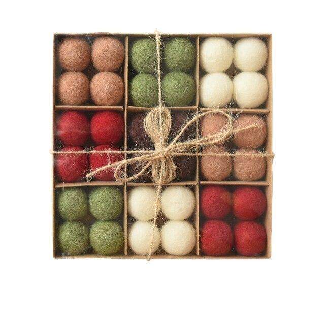 36-Piece Wool Christmas Baubles, 19cm x 19cm