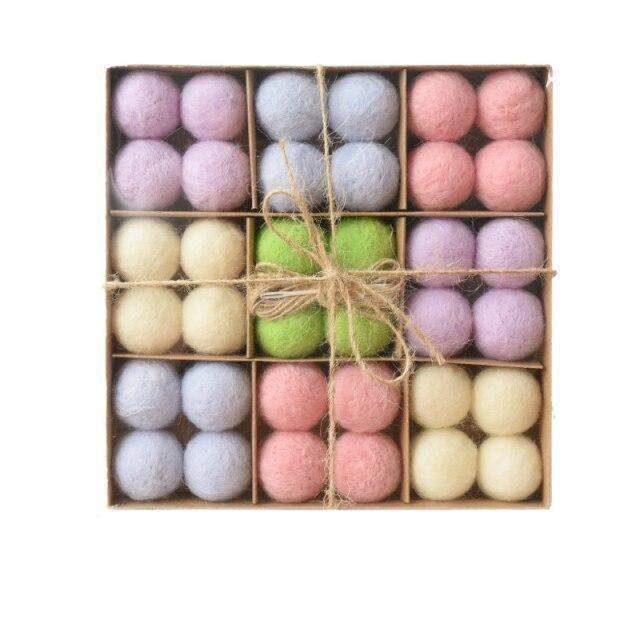 36-Piece Wool Christmas Baubles, 19cm x 19cm