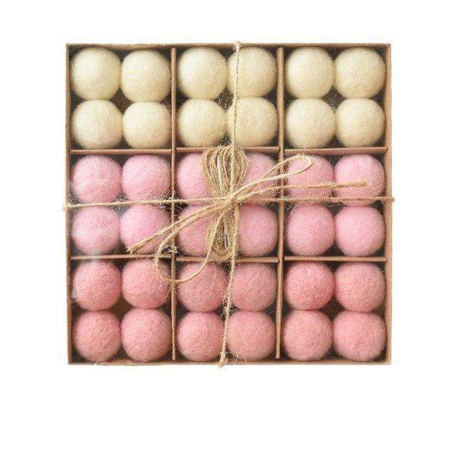 36-Piece Wool Christmas Baubles, 19cm x 19cm