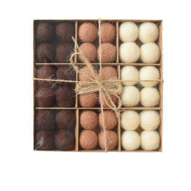36-Piece Wool Christmas Baubles, 19cm x 19cm