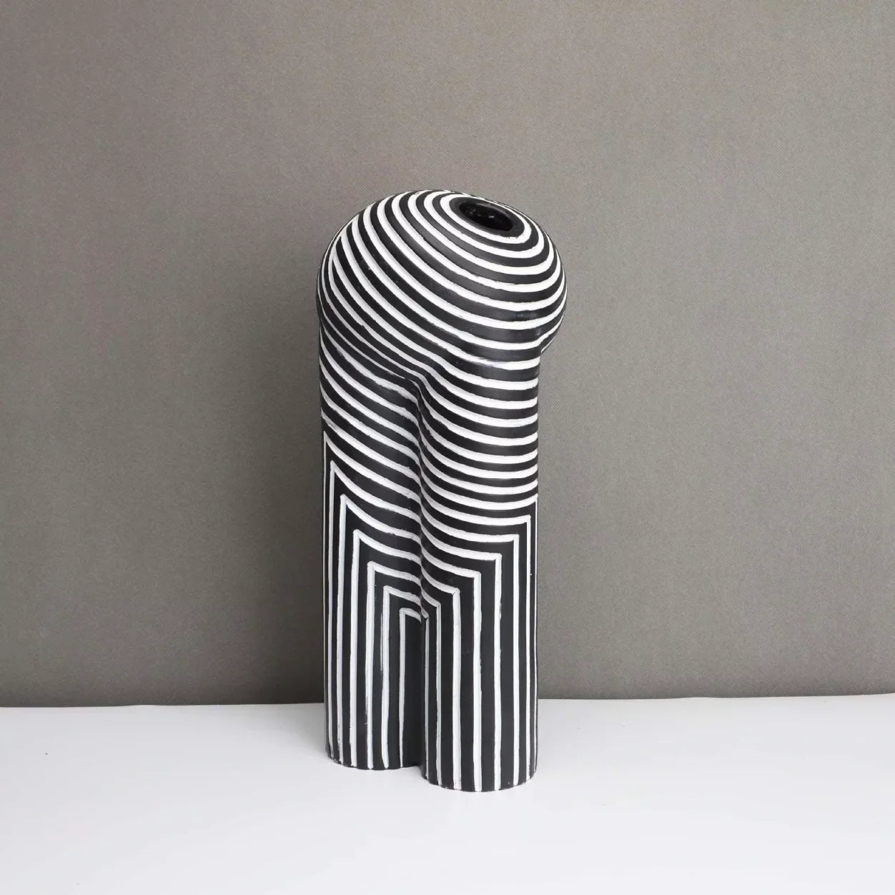 Agnar & Blanc Vase Collection-Welvere
