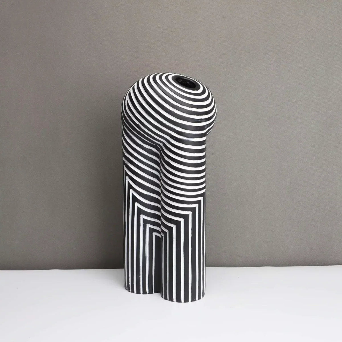 Agnar & Blanc Vase Collection-Welvere