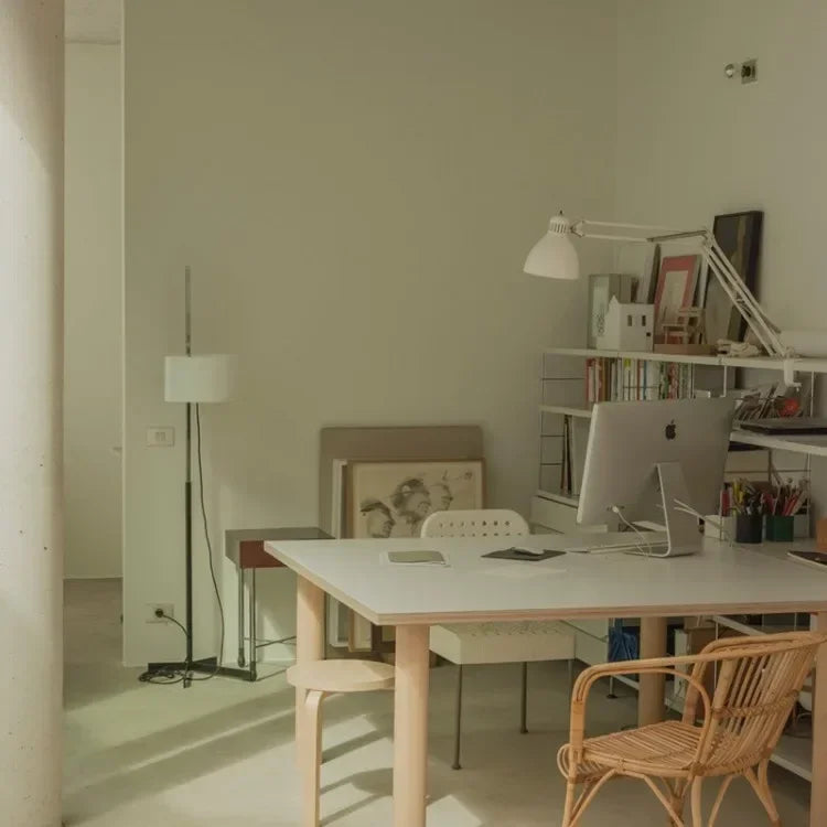 Agnor Black Floor Lamp-Welvere