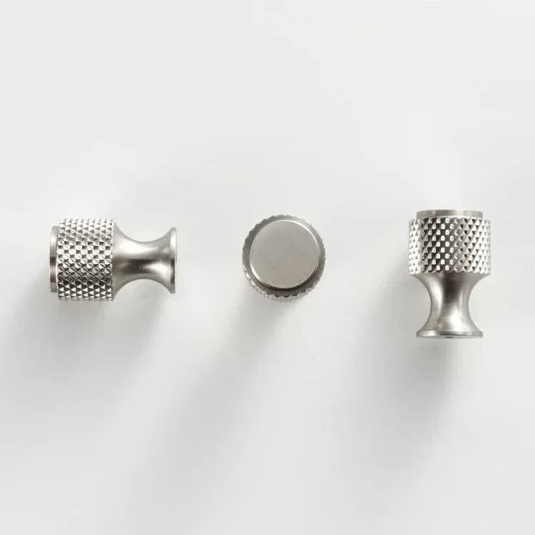 Auro Diamond-cut Knurled Knobs-Welvere
