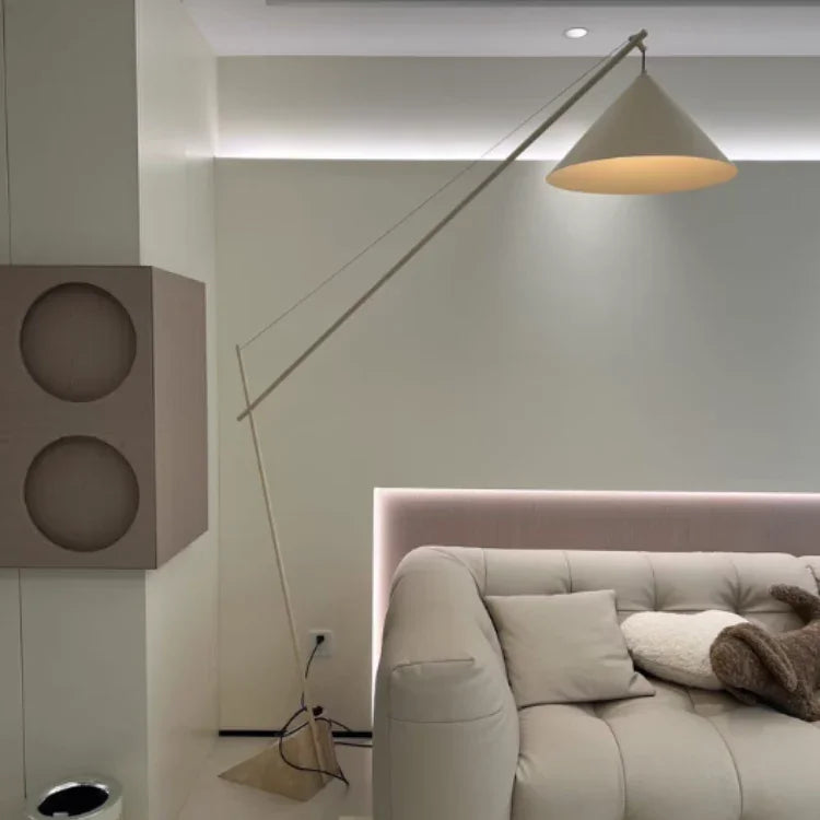 Covemere Floor Lamp-Welvere