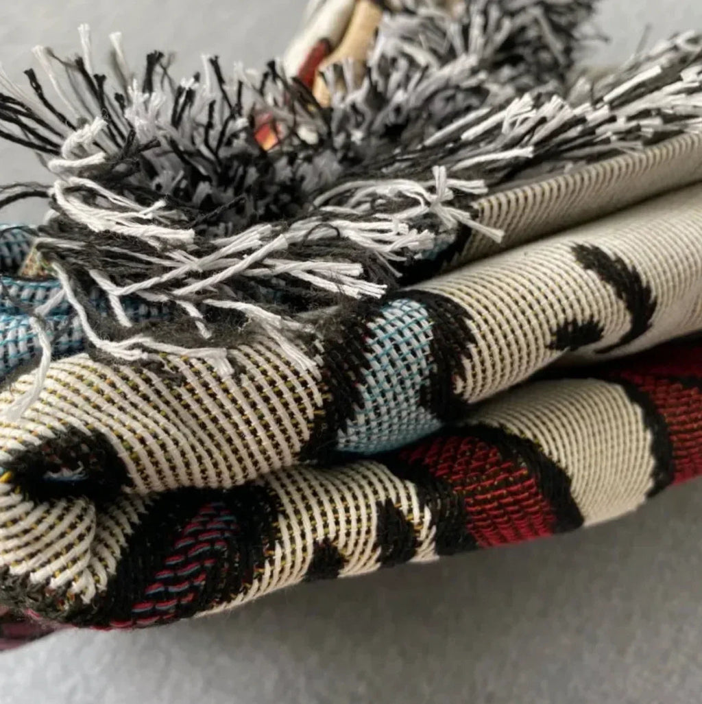 Eilen Woven Throw Blanket-Welvere