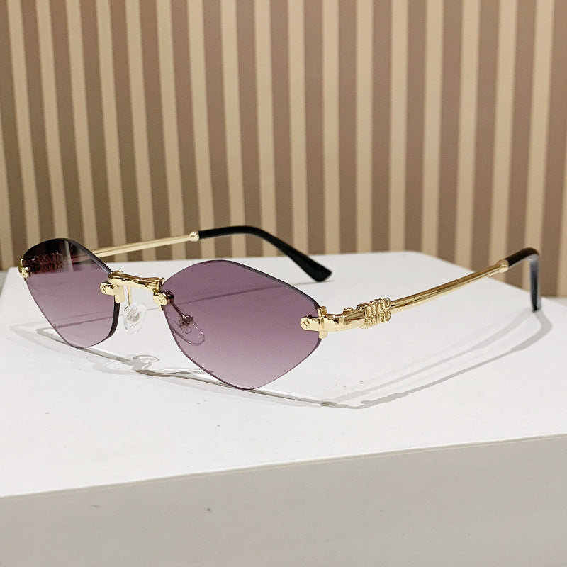 Women's Cat-Eye Sunglasses - Modern Elegance Style, view 12