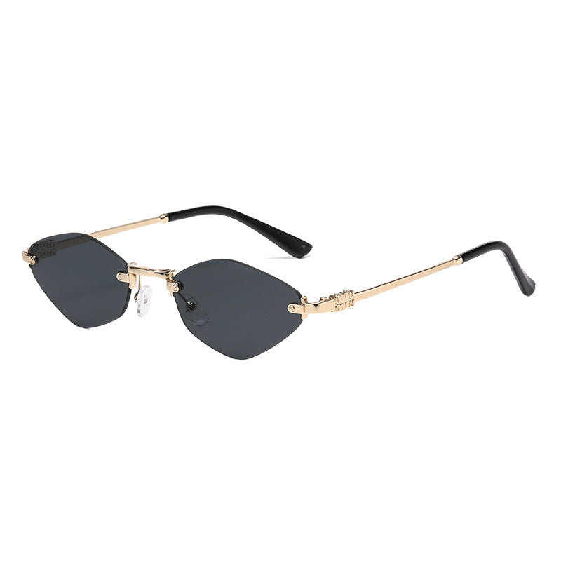 Women's Cat-Eye Sunglasses - Modern Elegance Style, view 5
