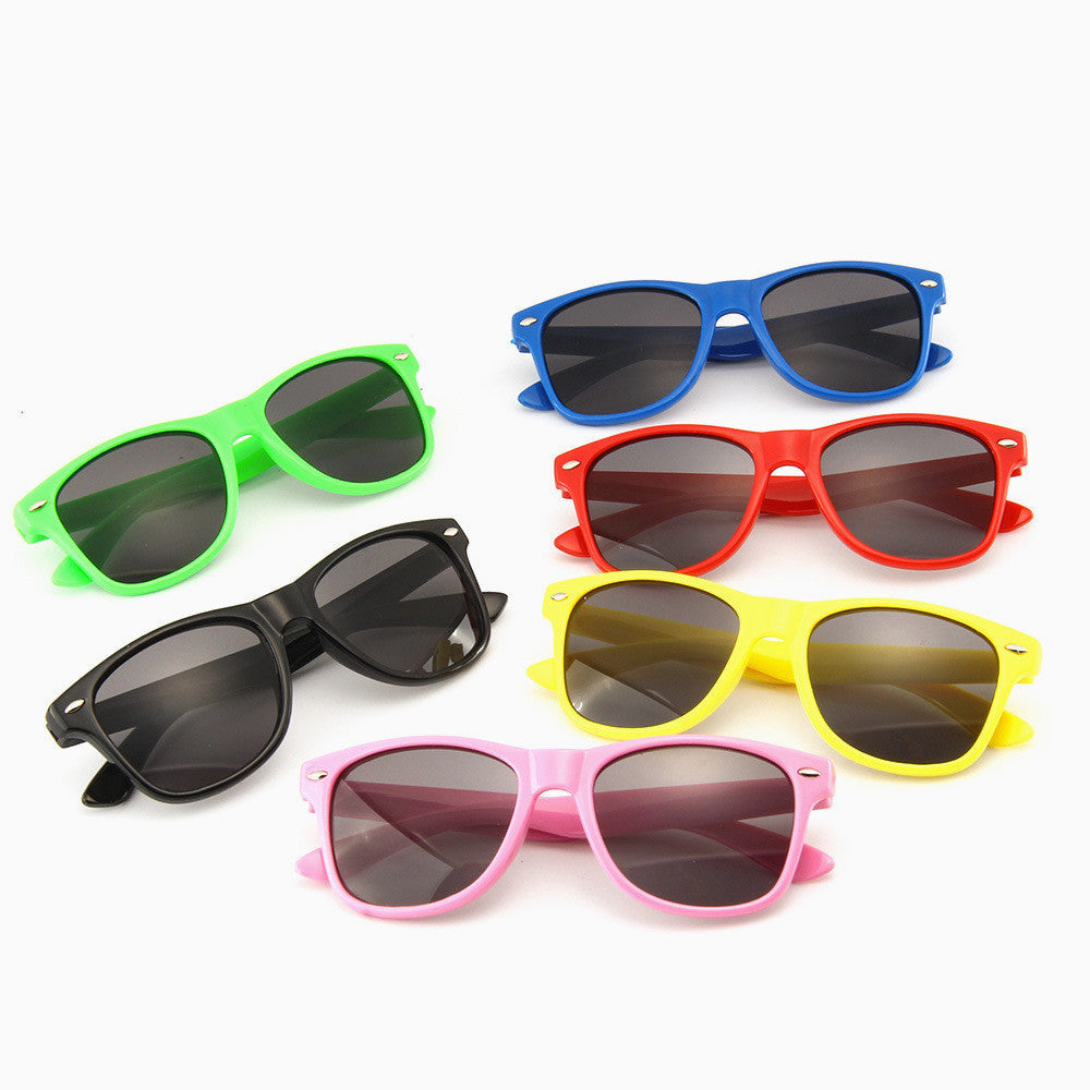 Women’s Sporty Lifestyle Sunglasses for Outdoor Sports and Beach, view 2