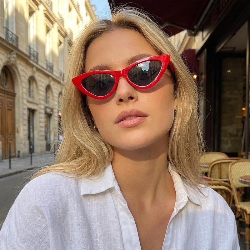 Ladies Cat-Eye Sunglasses - Elegant Tortoiseshell Pattern