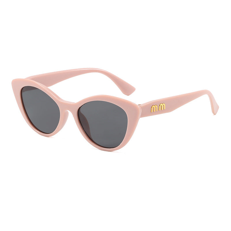 Women's Cat-Eye Sunglasses - Vintage Style, High-Quality Plastic Frame, view 5