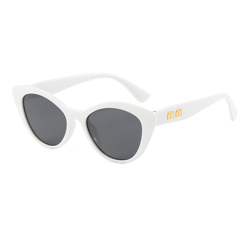 Women's Cat-Eye Sunglasses - Vintage Style, High-Quality Plastic Frame, view 6