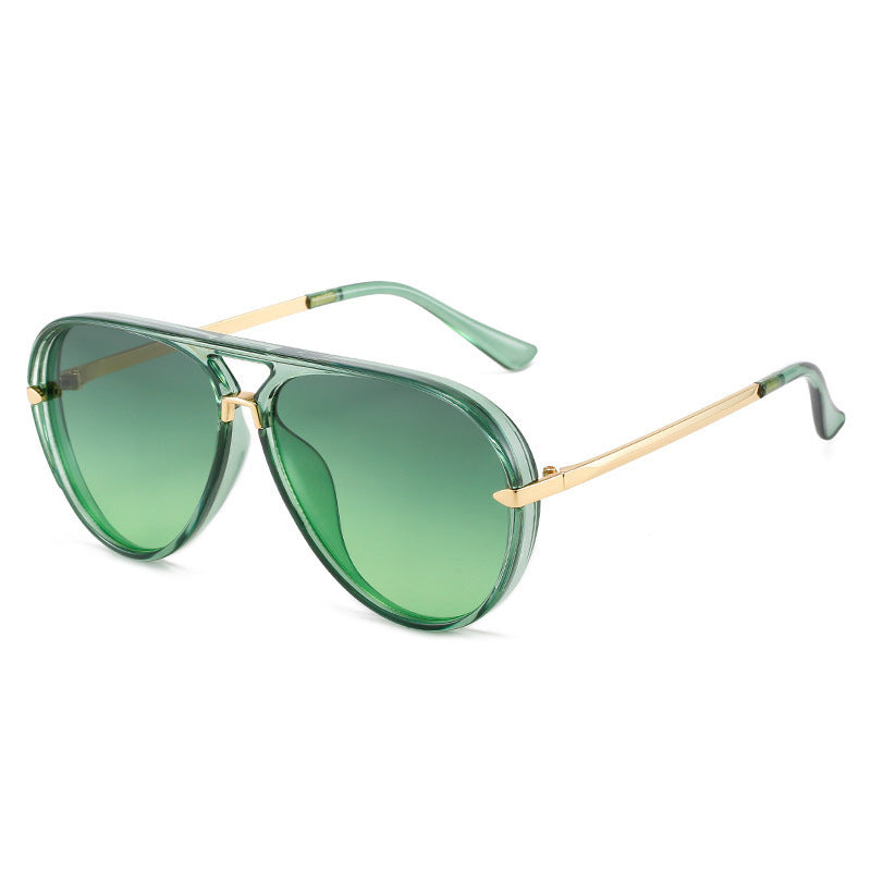 Women Pilot Sunglasses with Modern Metal Frame - High UV Protection, view 5
