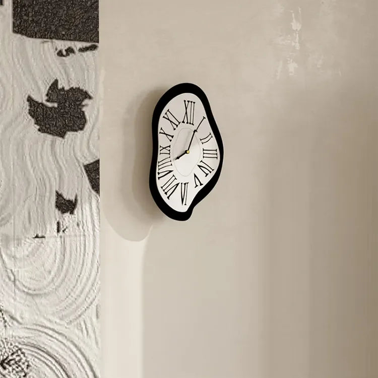 Falke of Memory Livine Clock-Welvere