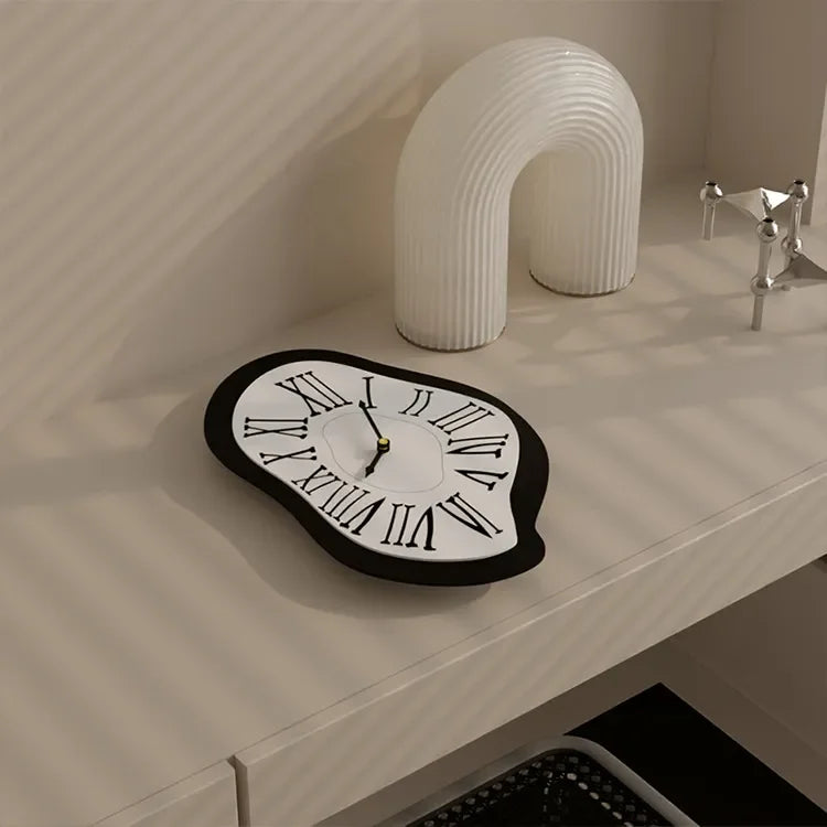 Falke of Memory Livine Clock-Welvere