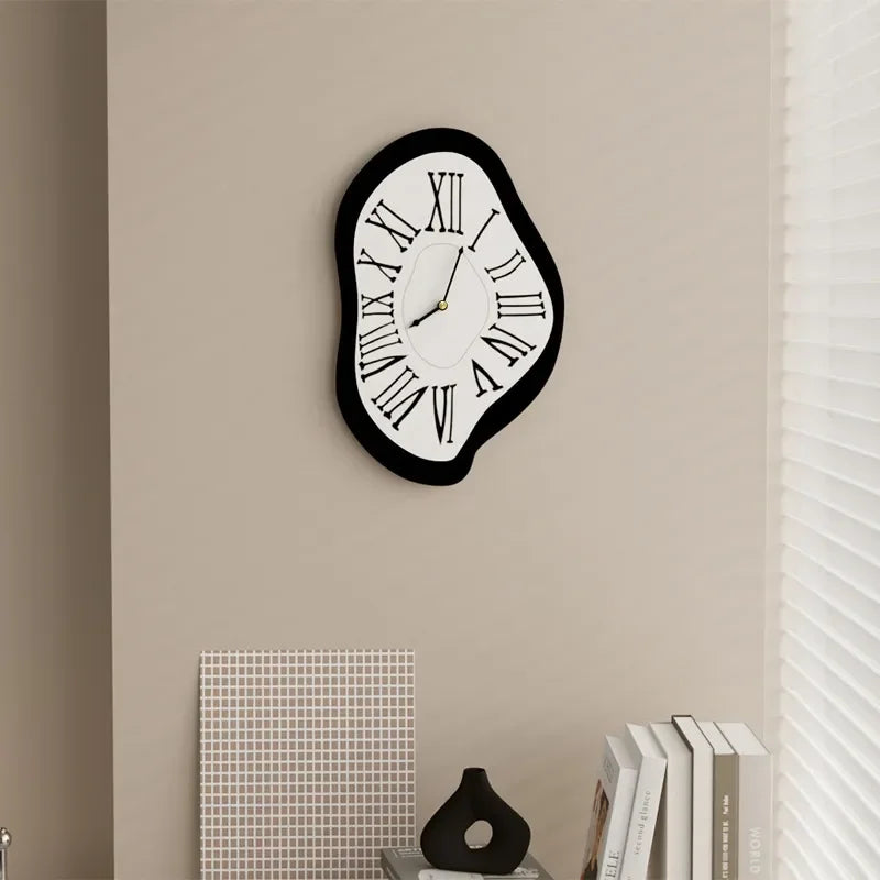 Falke of Memory Livine Clock-Welvere