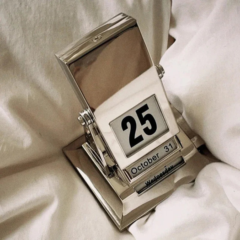 Falkin Rotating Desk Calendar-Welvere