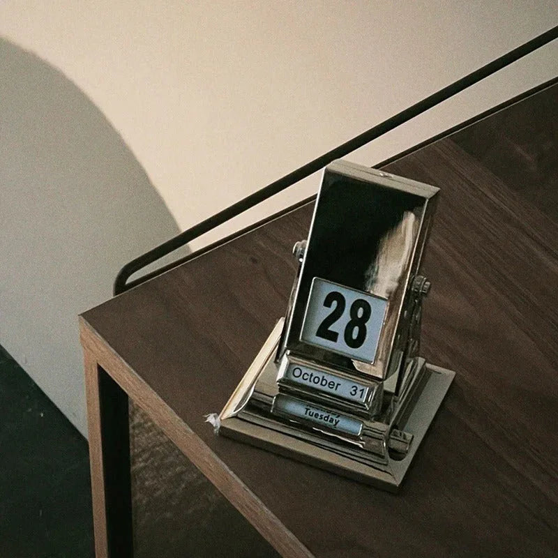 Falkin Rotating Desk Calendar-Welvere