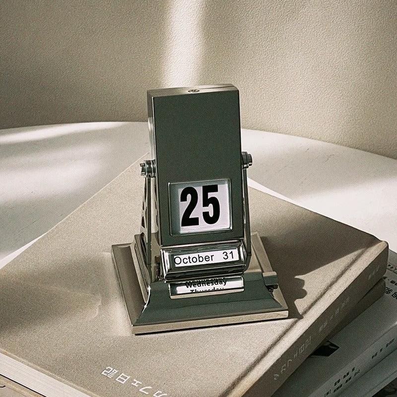 Falkin Rotating Desk Calendar-Welvere