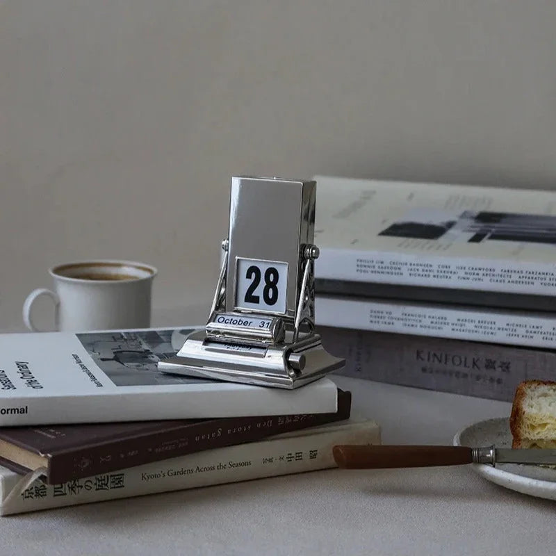 Falkin Rotating Desk Calendar-Welvere