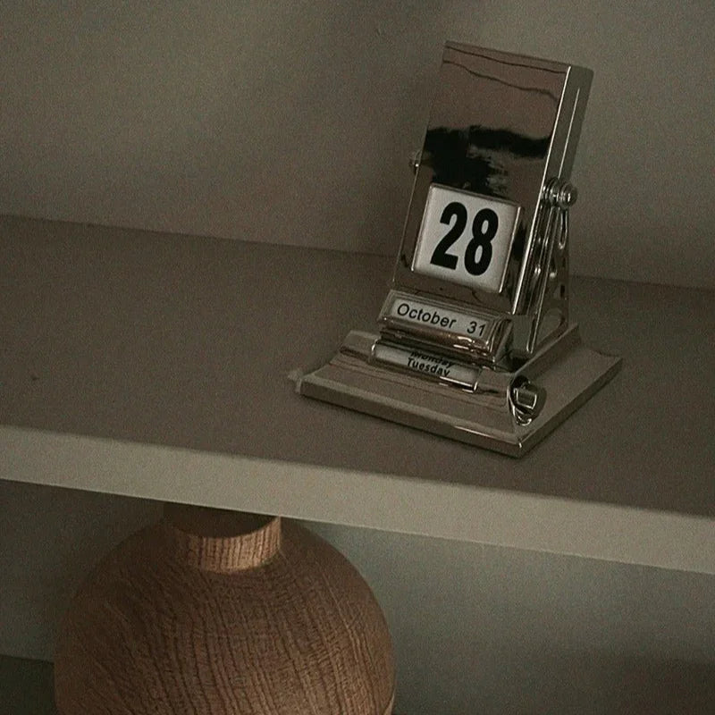 Falkin Rotating Desk Calendar-Welvere