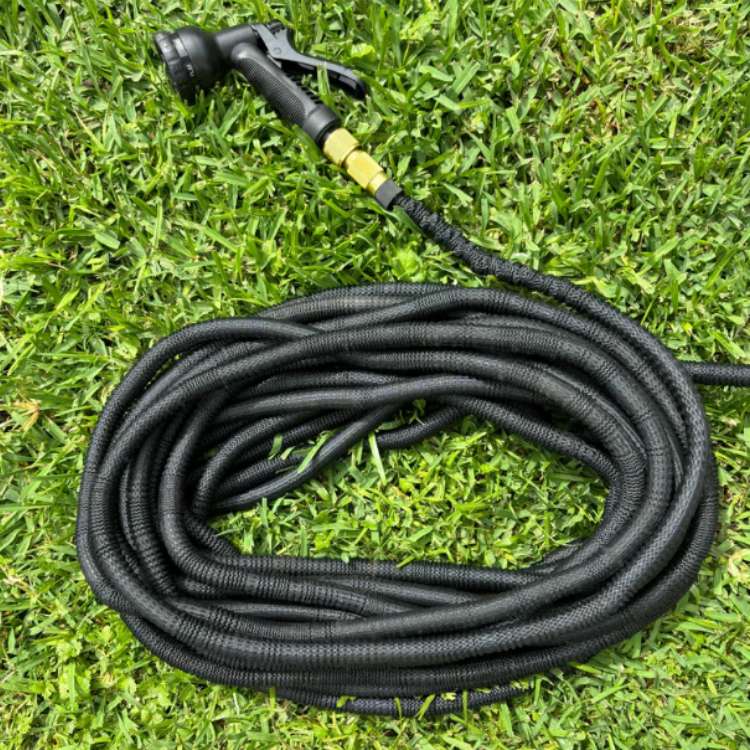 Retractable Expandable Garden Hose up to 30 m - Kink-Free, Reinforced Connectors, view 2