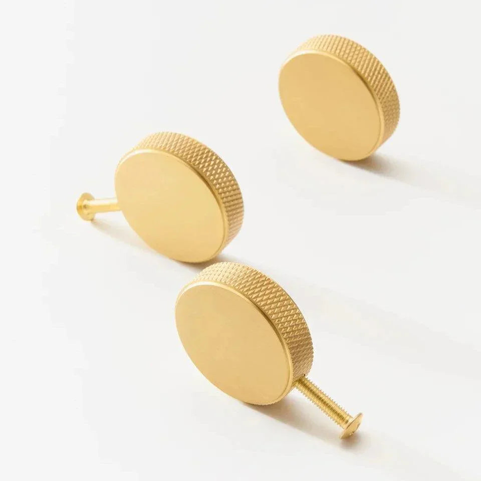 Giulia Alva Knurled Knobs-Welvere