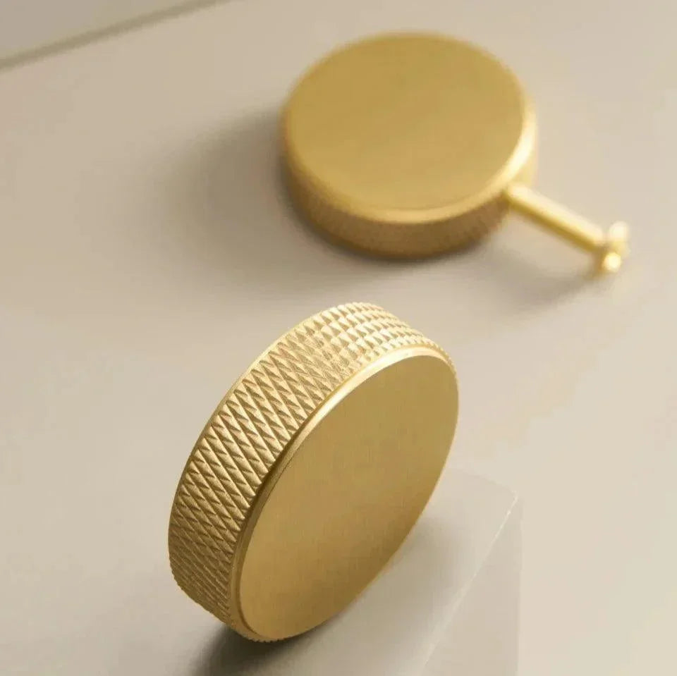 Giulia Alva Knurled Knobs-Welvere
