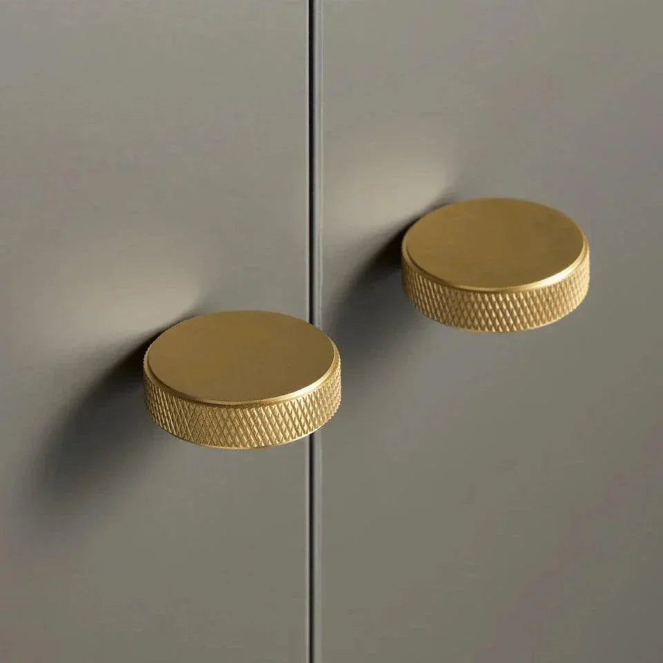 Giulia Alva Knurled Knobs-Welvere