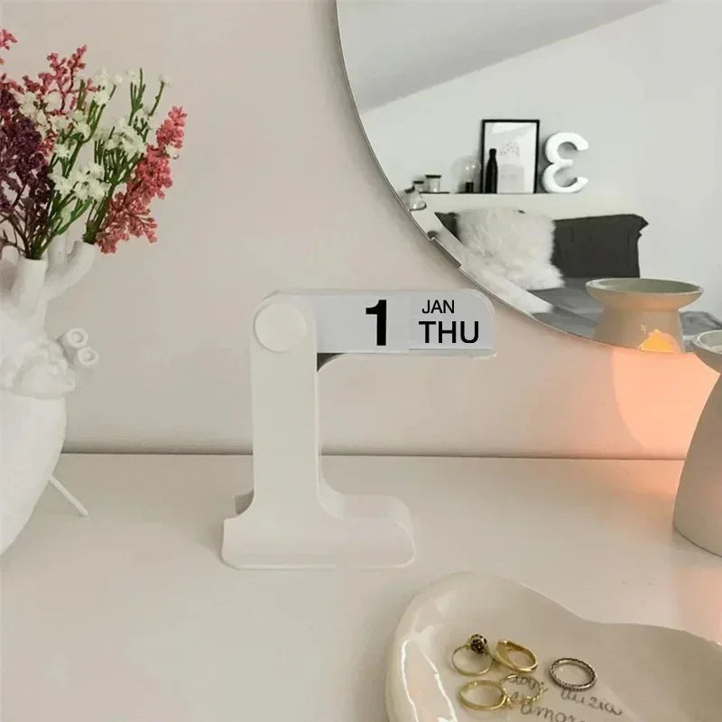 Gunnur Desk Calendar-Welvere