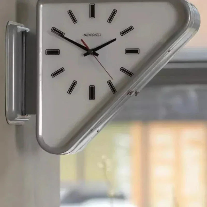 Gunnur Livine Clock-Welvere