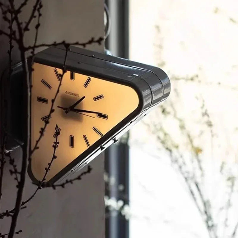 Gunnur Livine Clock-Welvere