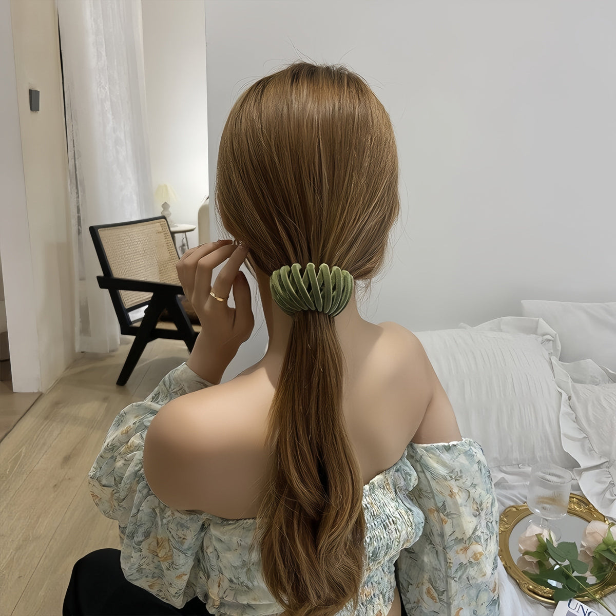 Pain-Free Hair Clips for Women - Set of 3, Minimalist Design, view 3