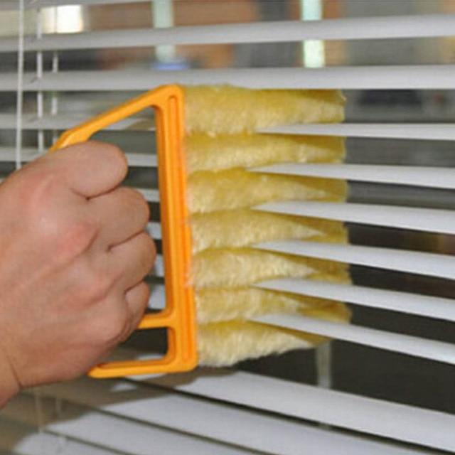 Handheld Microfiber Window and Venetian Blind Cleaning Brush