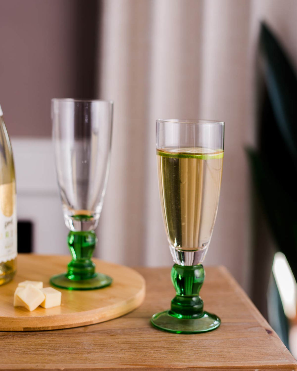 Swirl Green Champagne Flute Glasses - Set of 6, 21 cm Tall, view 5