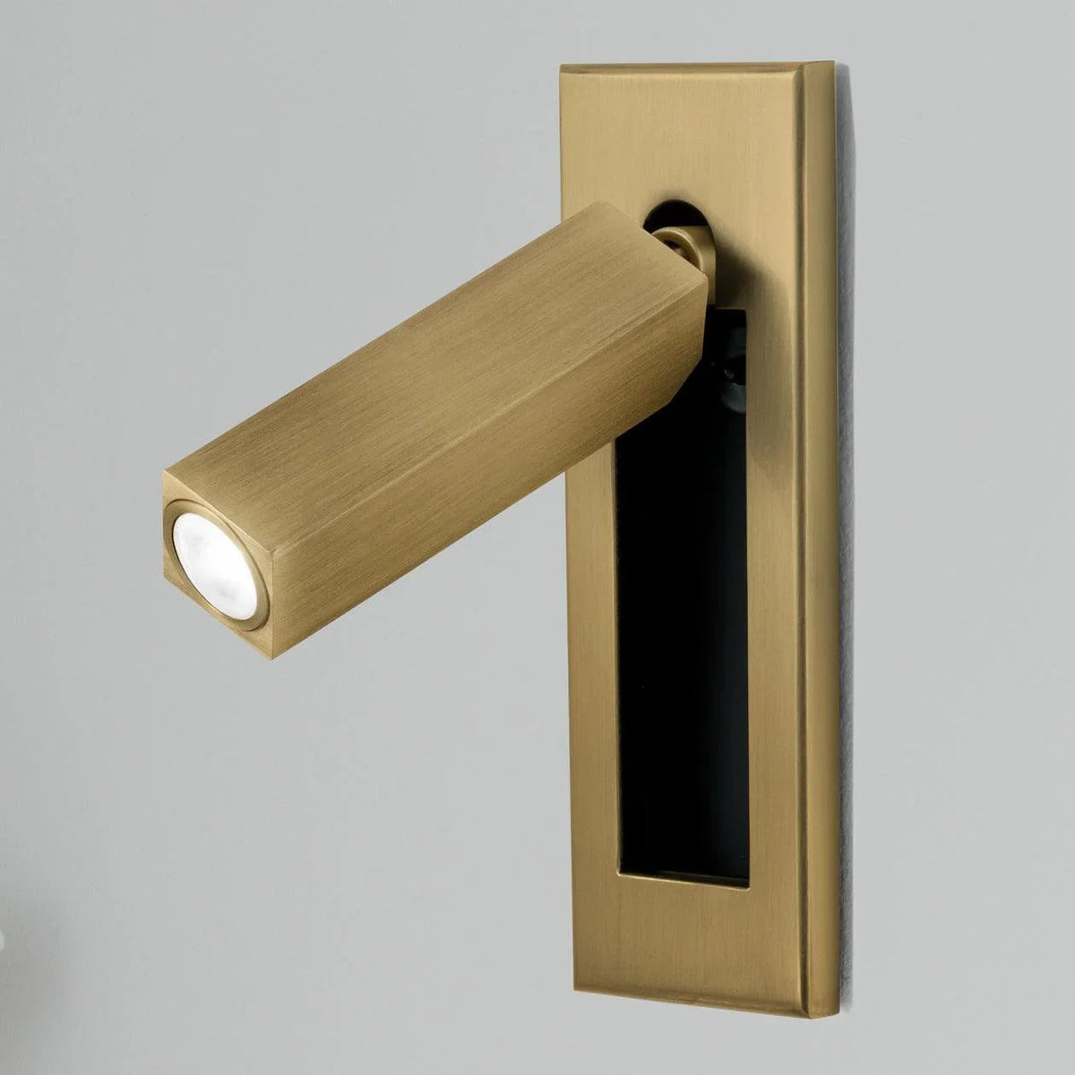 Hugo Mount Sconce-Welvere