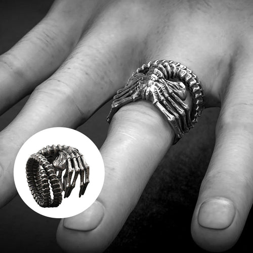 Alien Facehugger Ring for Men - Sci-Fi Jewellery, view 2