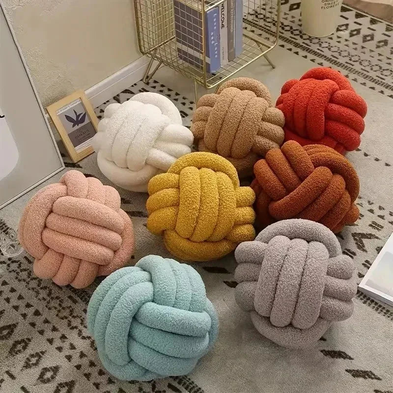 Livian Ball Pillow-Welvere