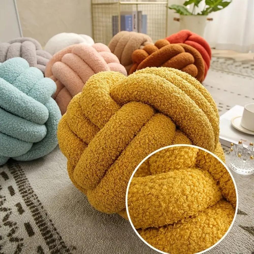 Livian Ball Pillow-Welvere