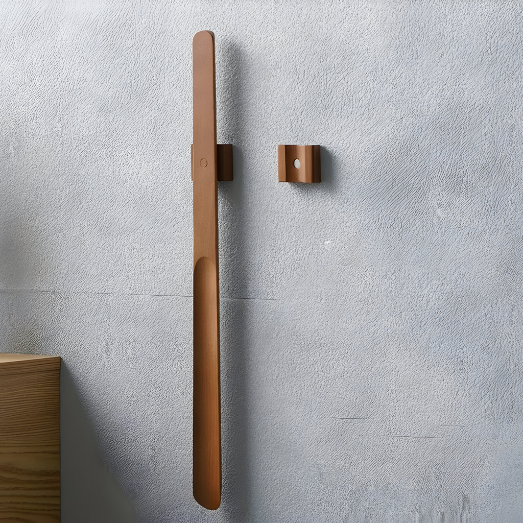 Long-Handled Wooden Shoe Horn with Magnetic Handle, 55 cm