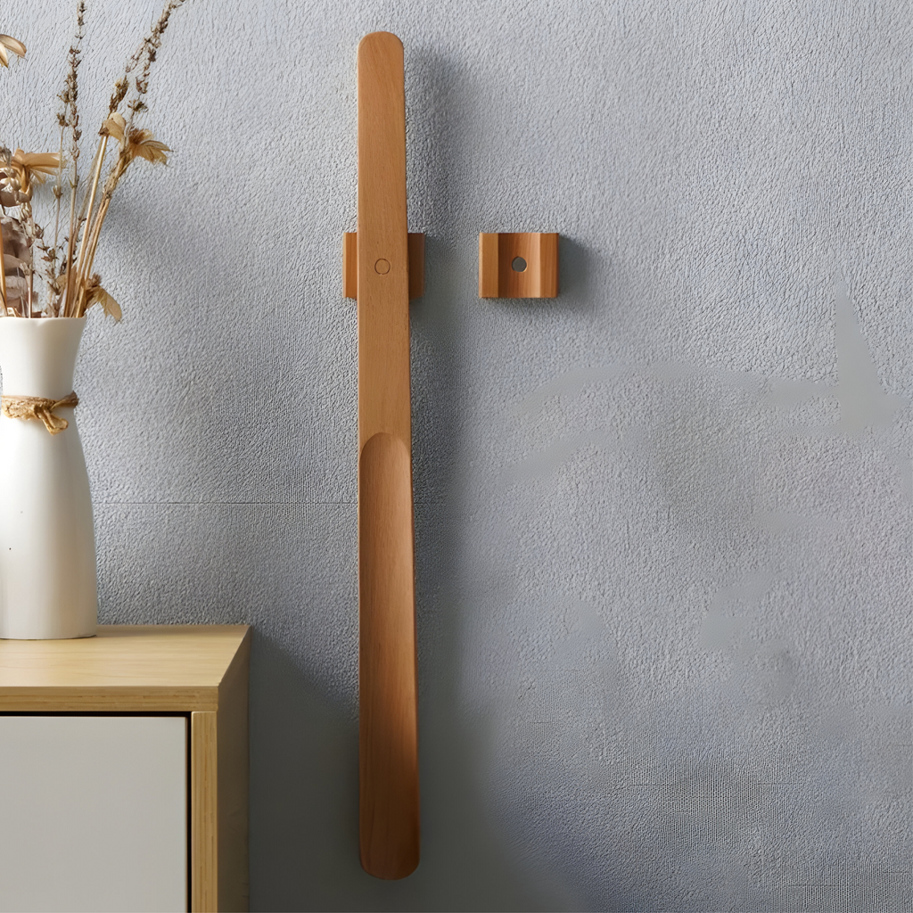 Long-Handled Wooden Shoe Horn with Magnetic Handle, 55 cm