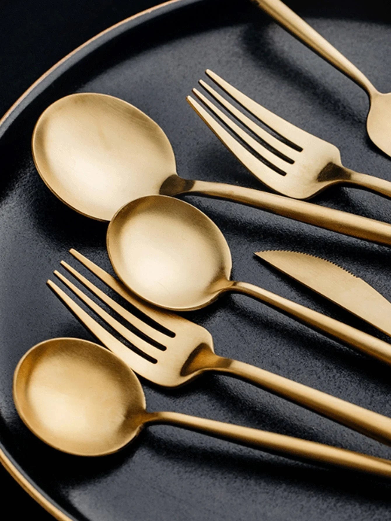 Lucisse Cutlery Set - 24pcs-Welvere