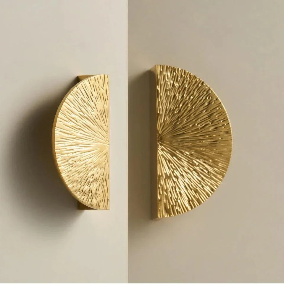 Lucus Alva Knobs-Welvere