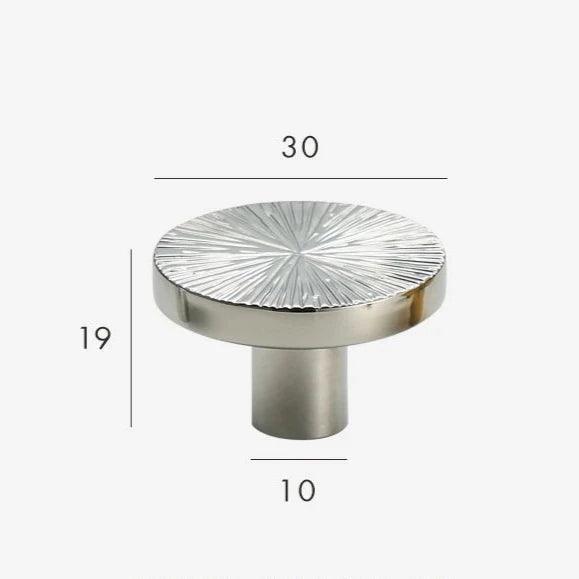 Lucus Alva Knobs-Welvere