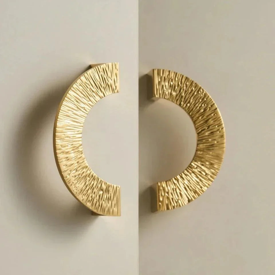 Lucus Alva Knobs-Welvere