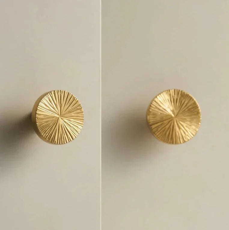 Lucus Alva Knobs-Welvere