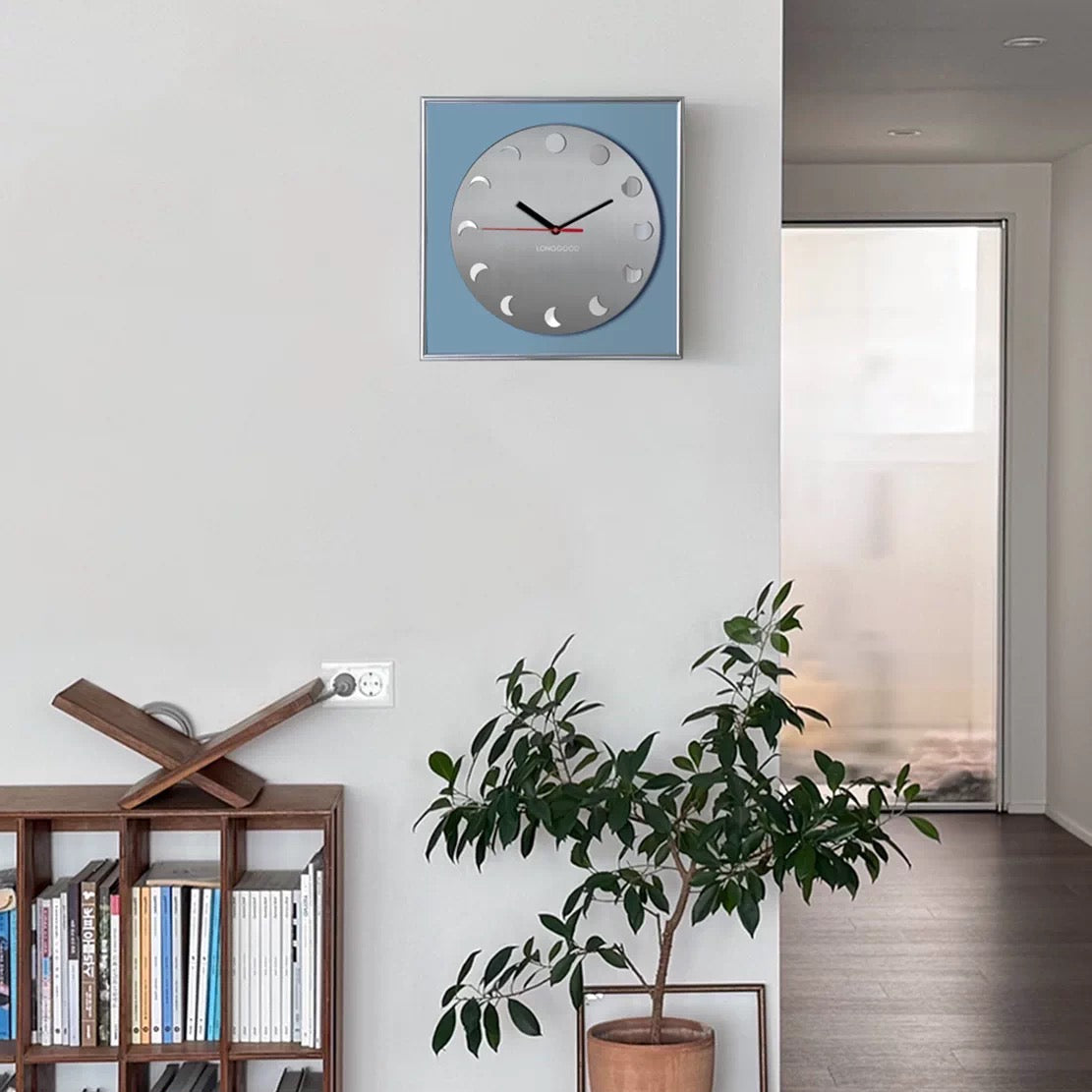 Margot Hills Clock-Welvere