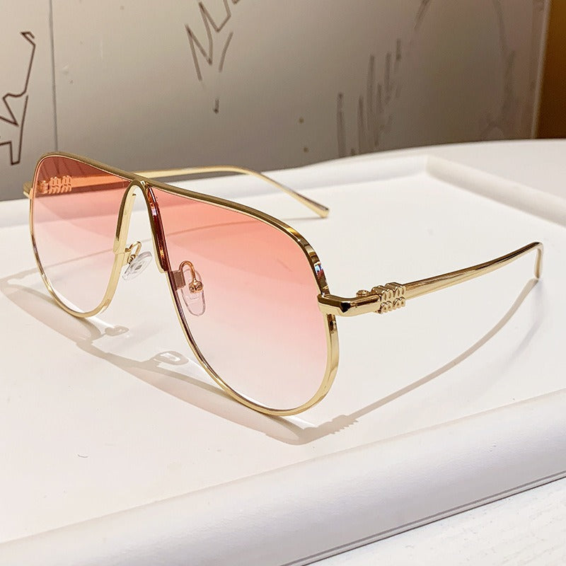Men’s Oversized Aviator Sunglasses with Gradient Lenses