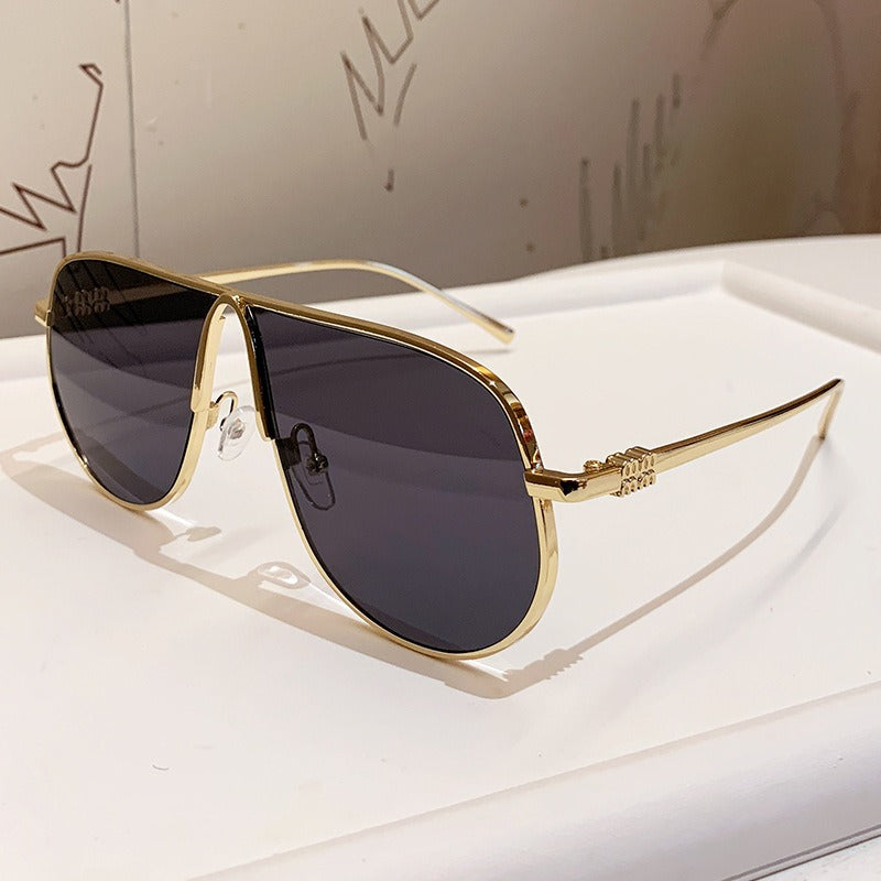 Men’s Oversized Aviator Sunglasses with Gradient Lenses
