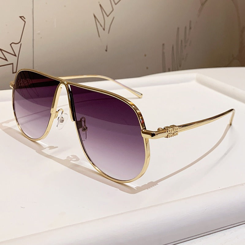 Men’s Oversized Aviator Sunglasses with Gradient Lenses